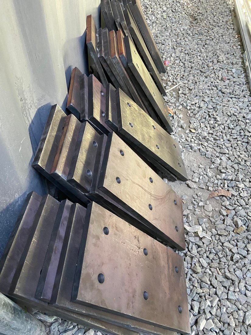 Stiffener fin plates fabricated for base plate assemblies — Southend